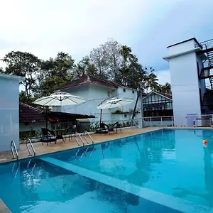 *** Resort Bamboo Lagoon Backwater Front India